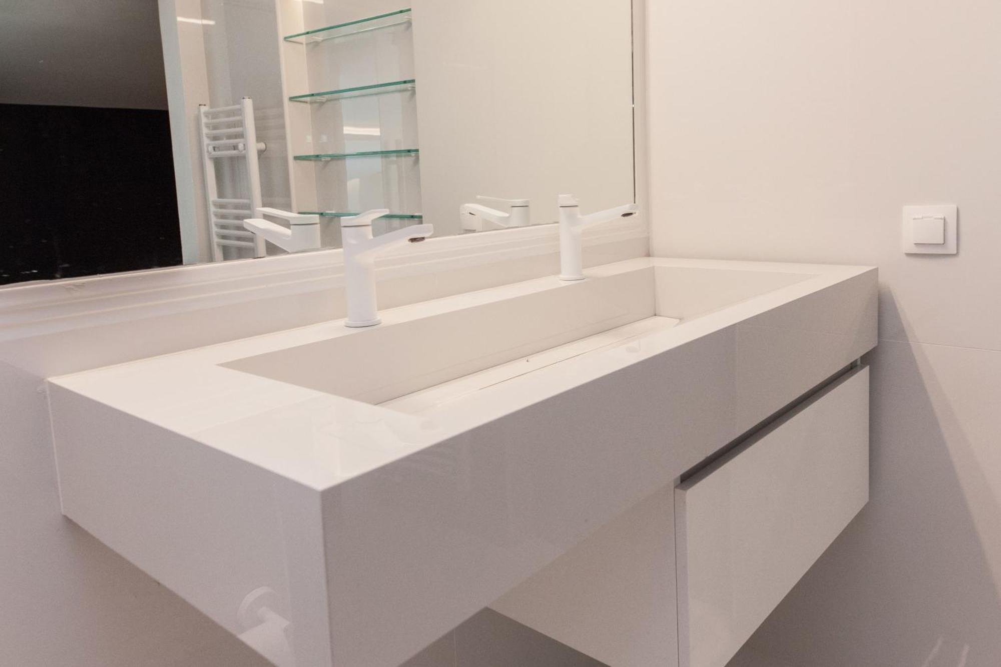 Apartment Marousi 2 Bd Modern Luxury Living With Shared Pool *