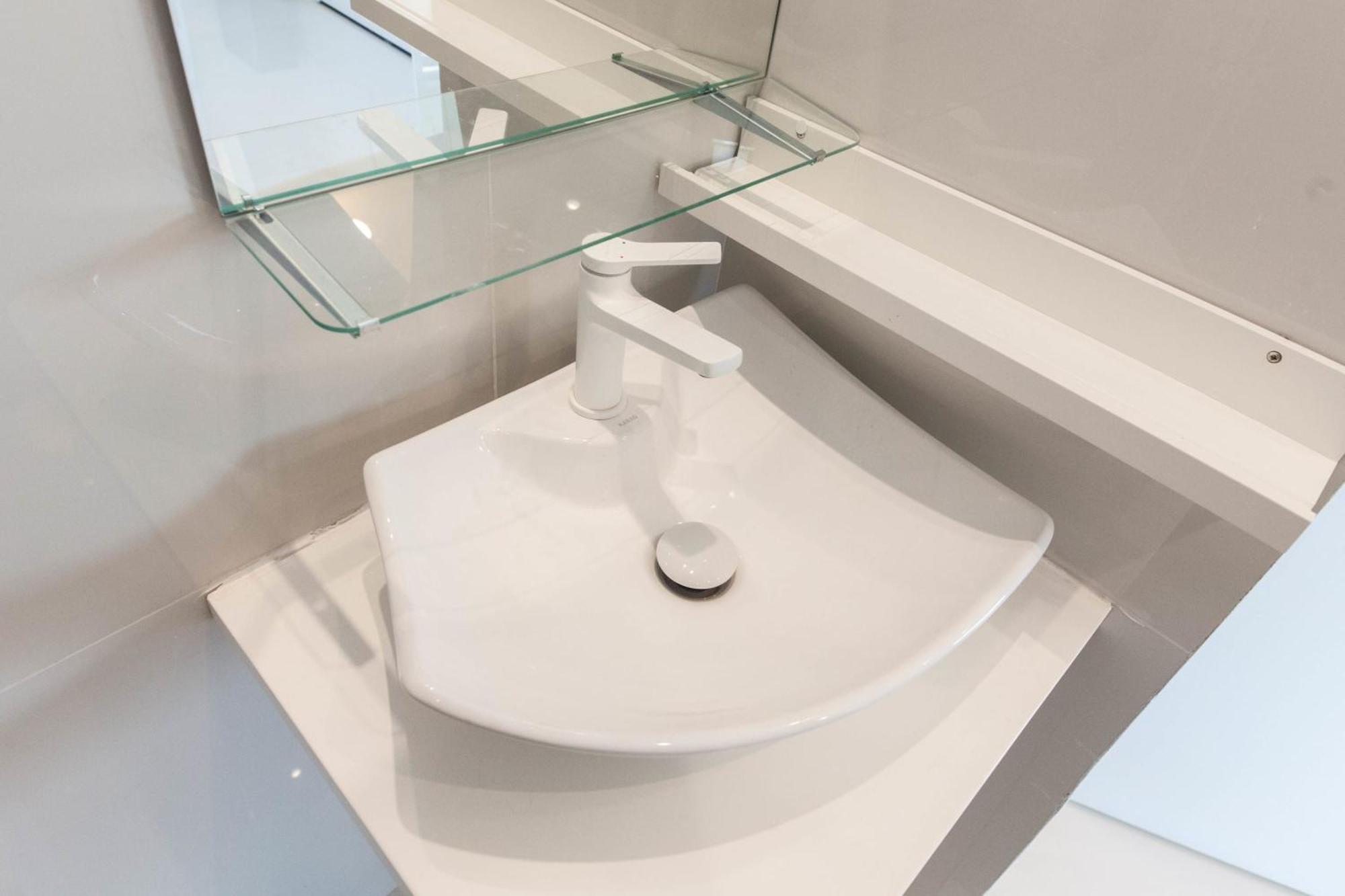 Marousi 2 Bd Modern Luxury Living With Shared Pool Apartment *