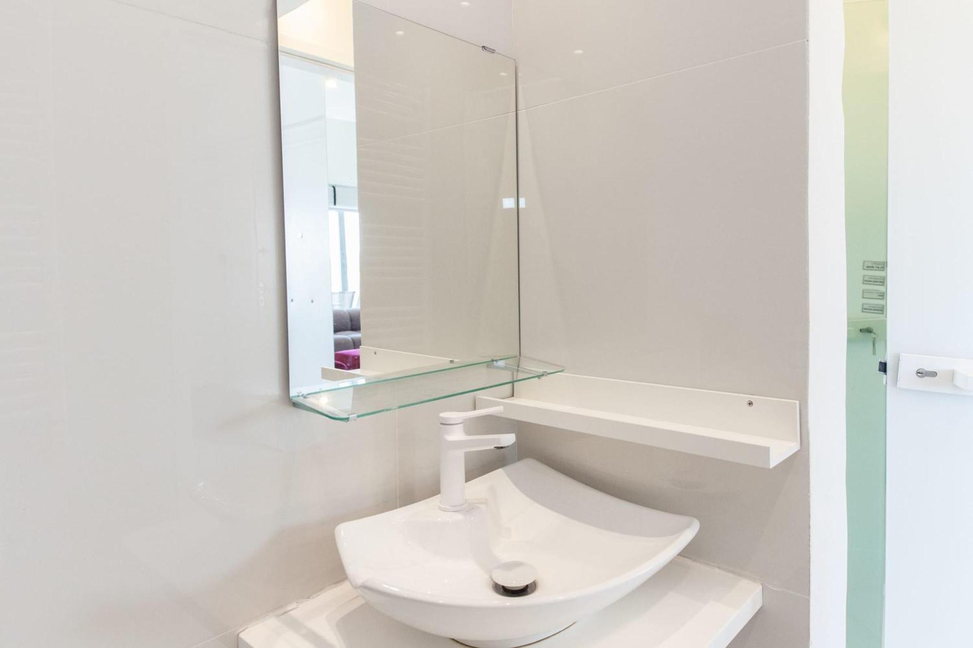 Apartment Marousi 2 Bd Modern Luxury Living With Shared Pool