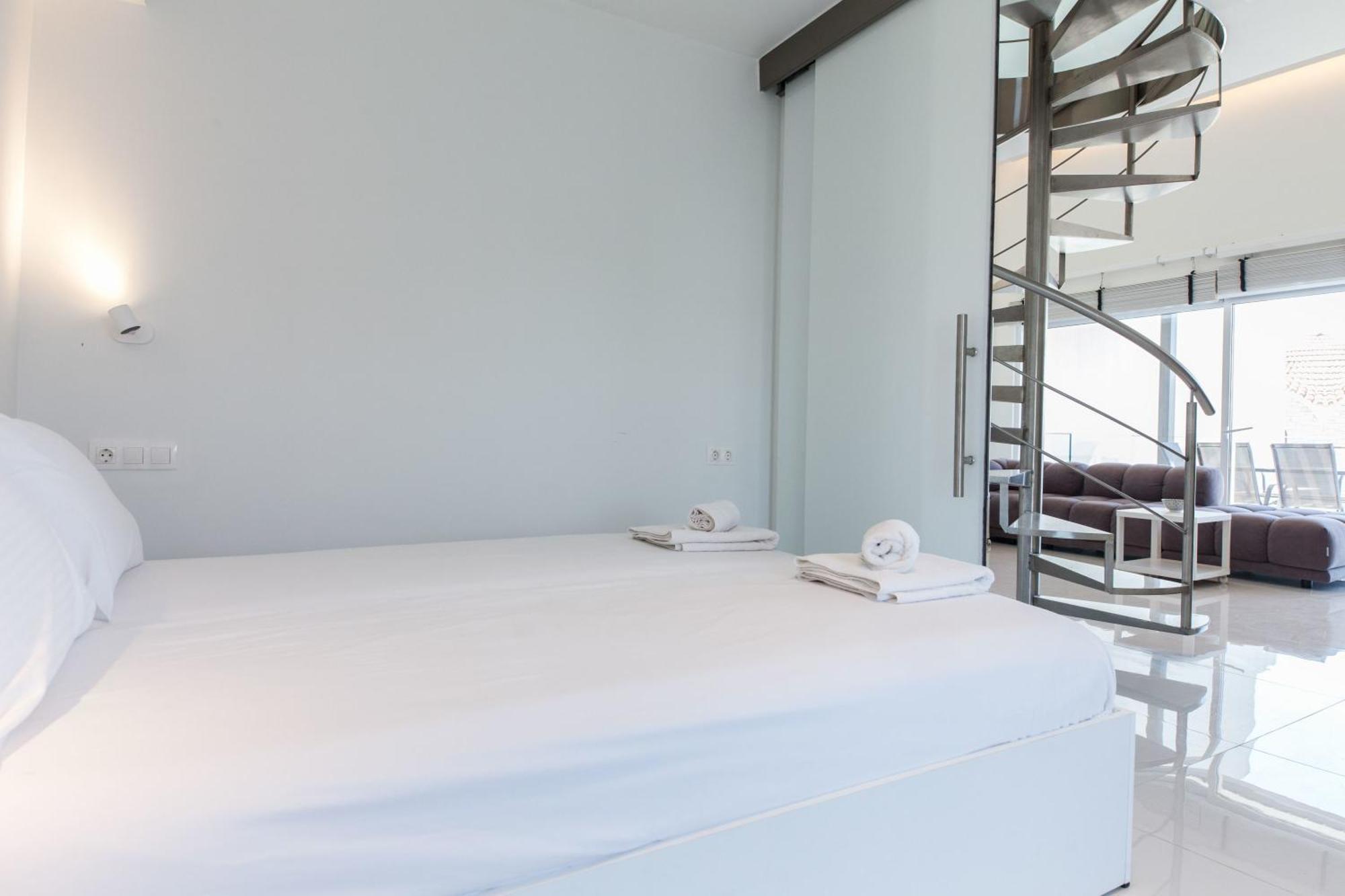 Marousi 2 Bd Modern Luxury Living With Shared Pool Athens