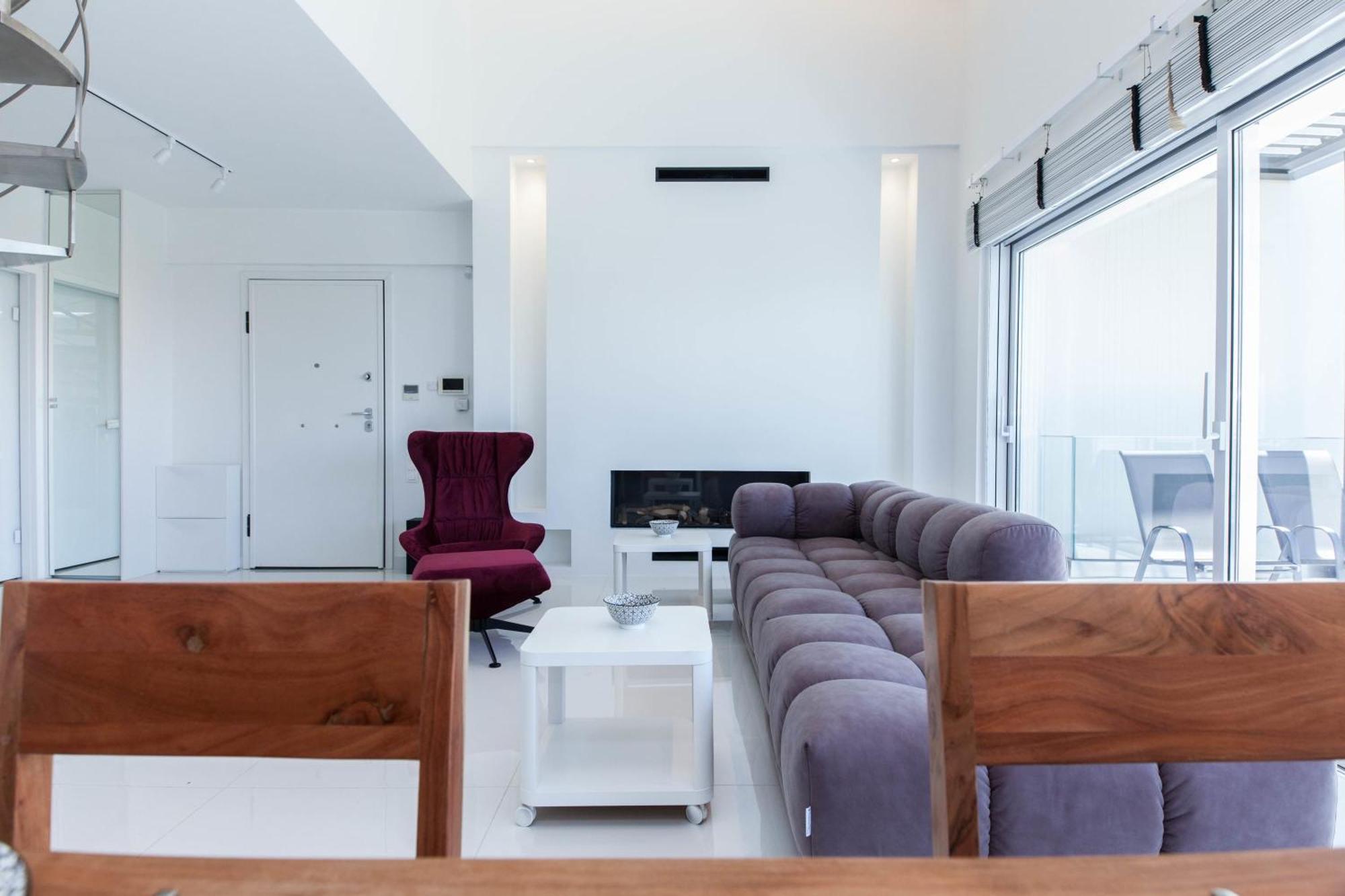 Apartment Marousi 2 Bd Modern Luxury Living With Shared Pool