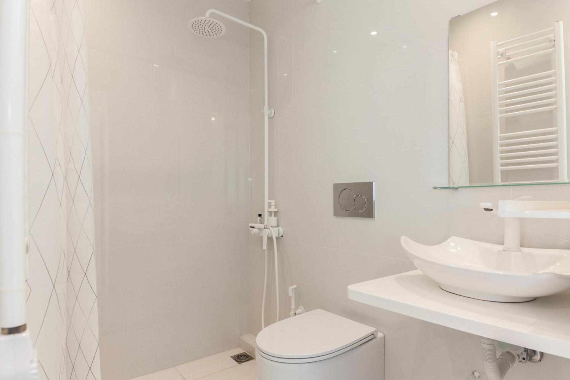 Marousi 2 Bd Modern Luxury Living With Shared Pool