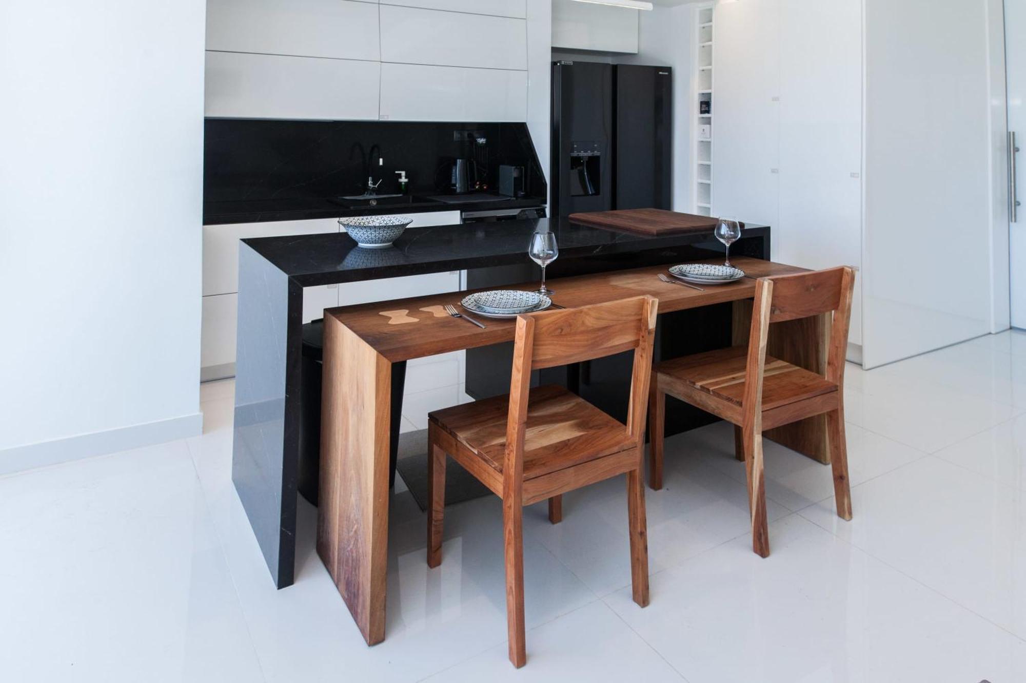 Marousi 2 Bd Modern Luxury Living With Shared Pool Apartment *
