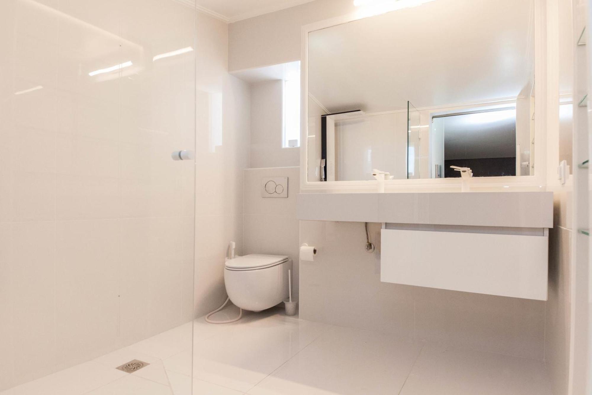 Apartment Marousi 2 Bd Modern Luxury Living With Shared Pool