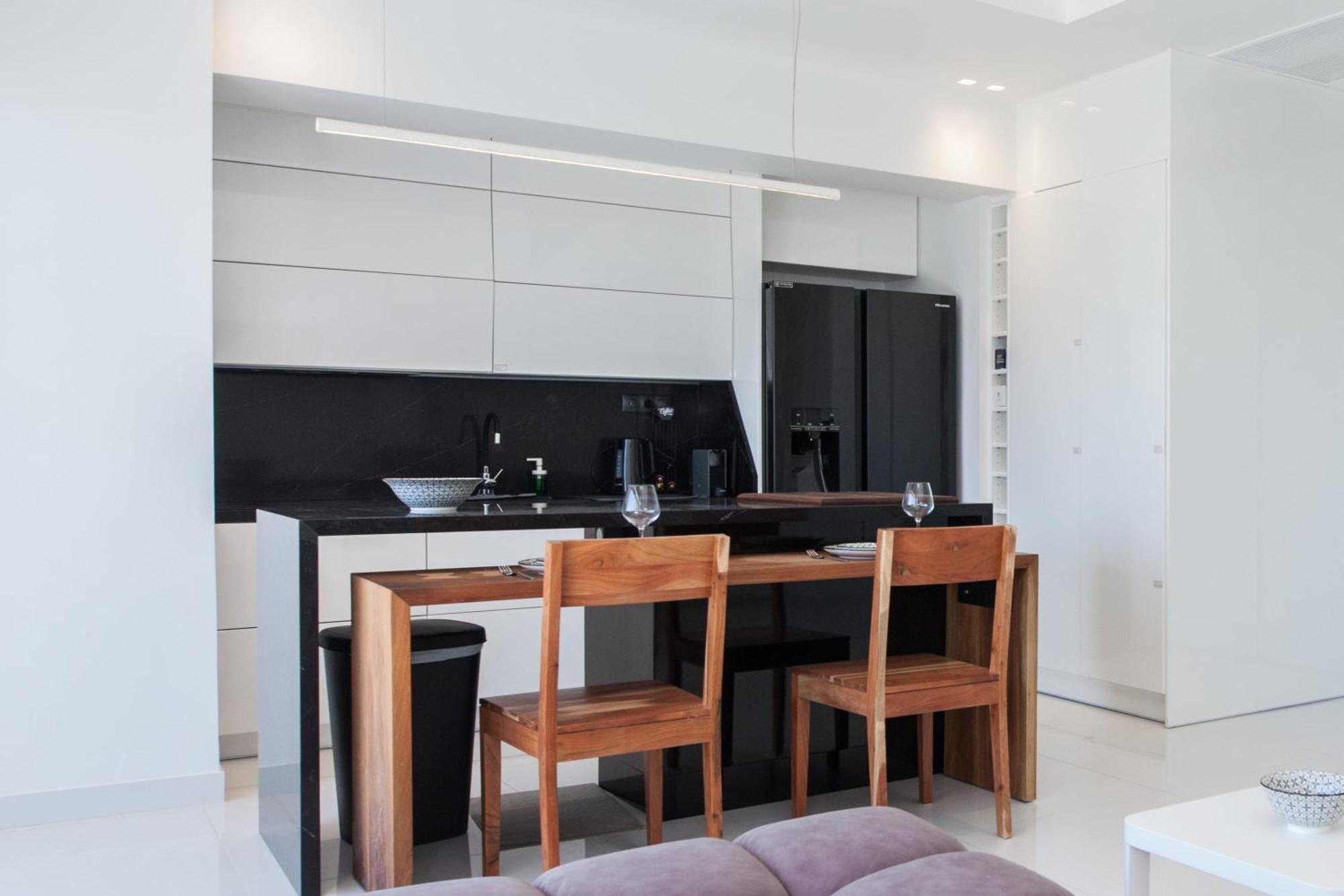 Apartment Marousi 2 Bd Modern Luxury Living With Shared Pool *