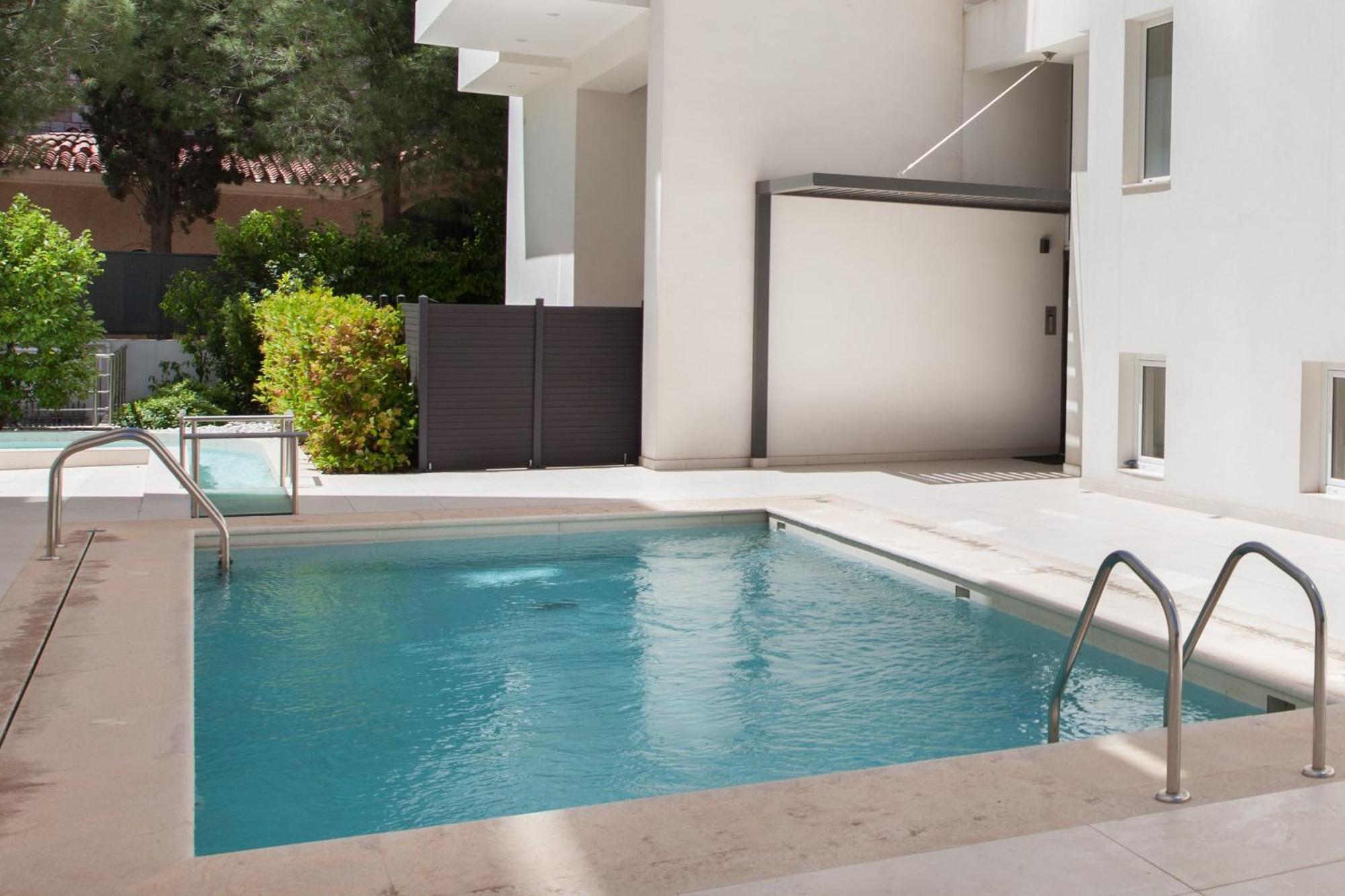 Marousi 2 Bd Modern Luxury Living With Shared Pool Ateny